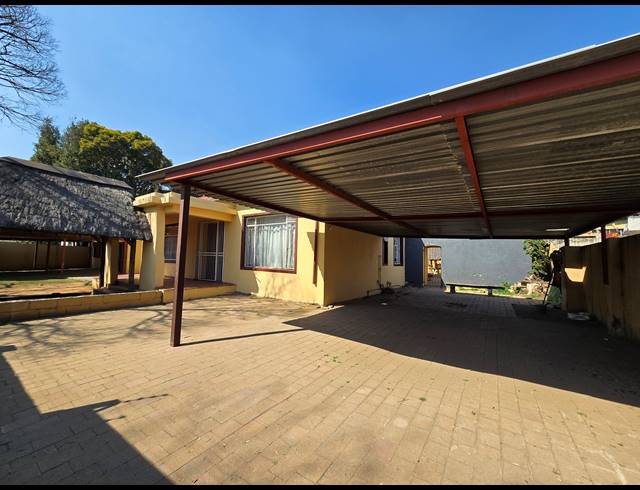 6 BEDROOM HOUSE FOR SALE IN BRAKPAN CENTRAL